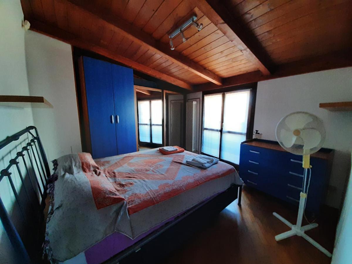 Apartament Casa Cavour Pesaro Zewnętrze zdjęcie