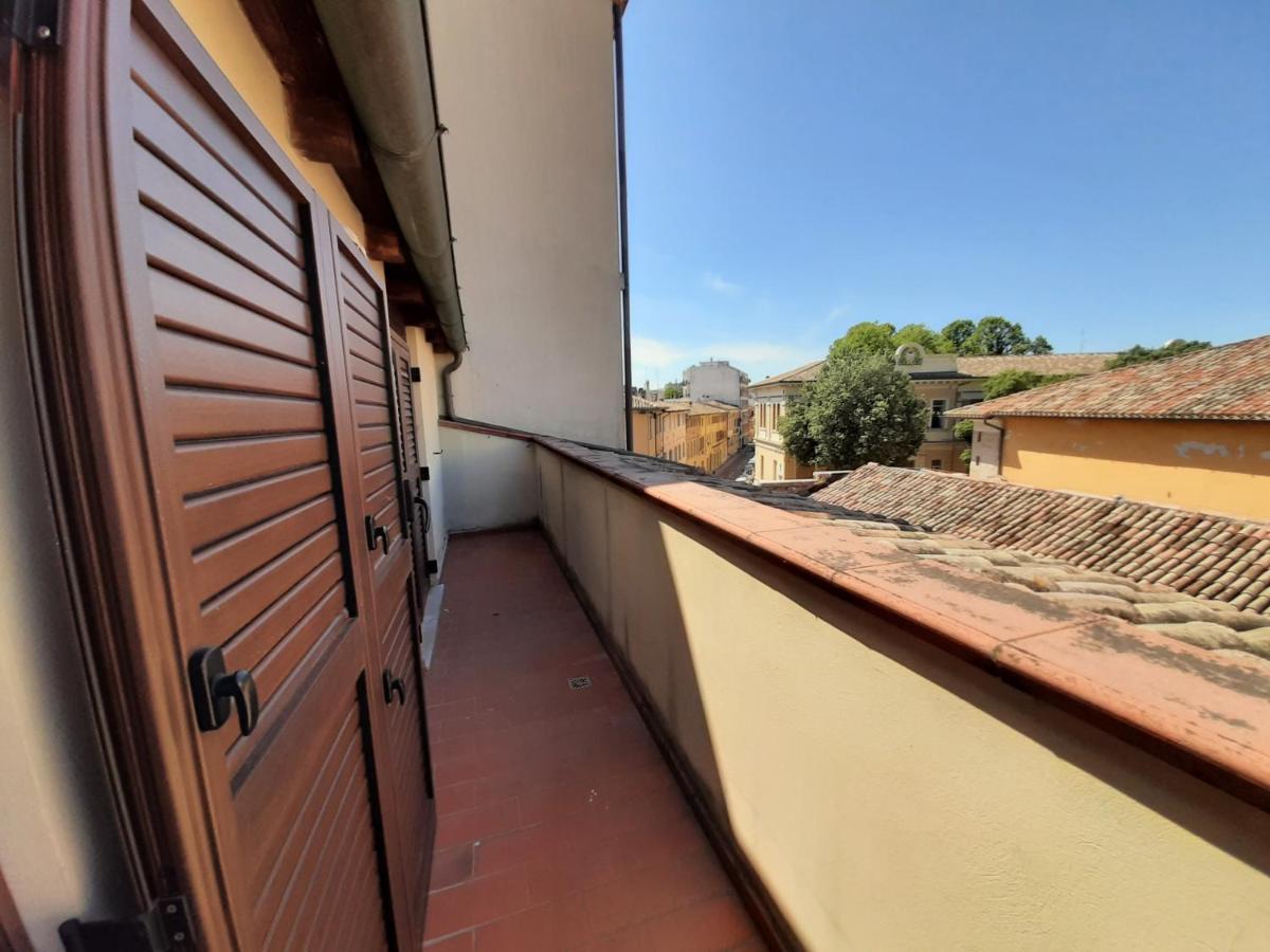 Apartament Casa Cavour Pesaro Zewnętrze zdjęcie