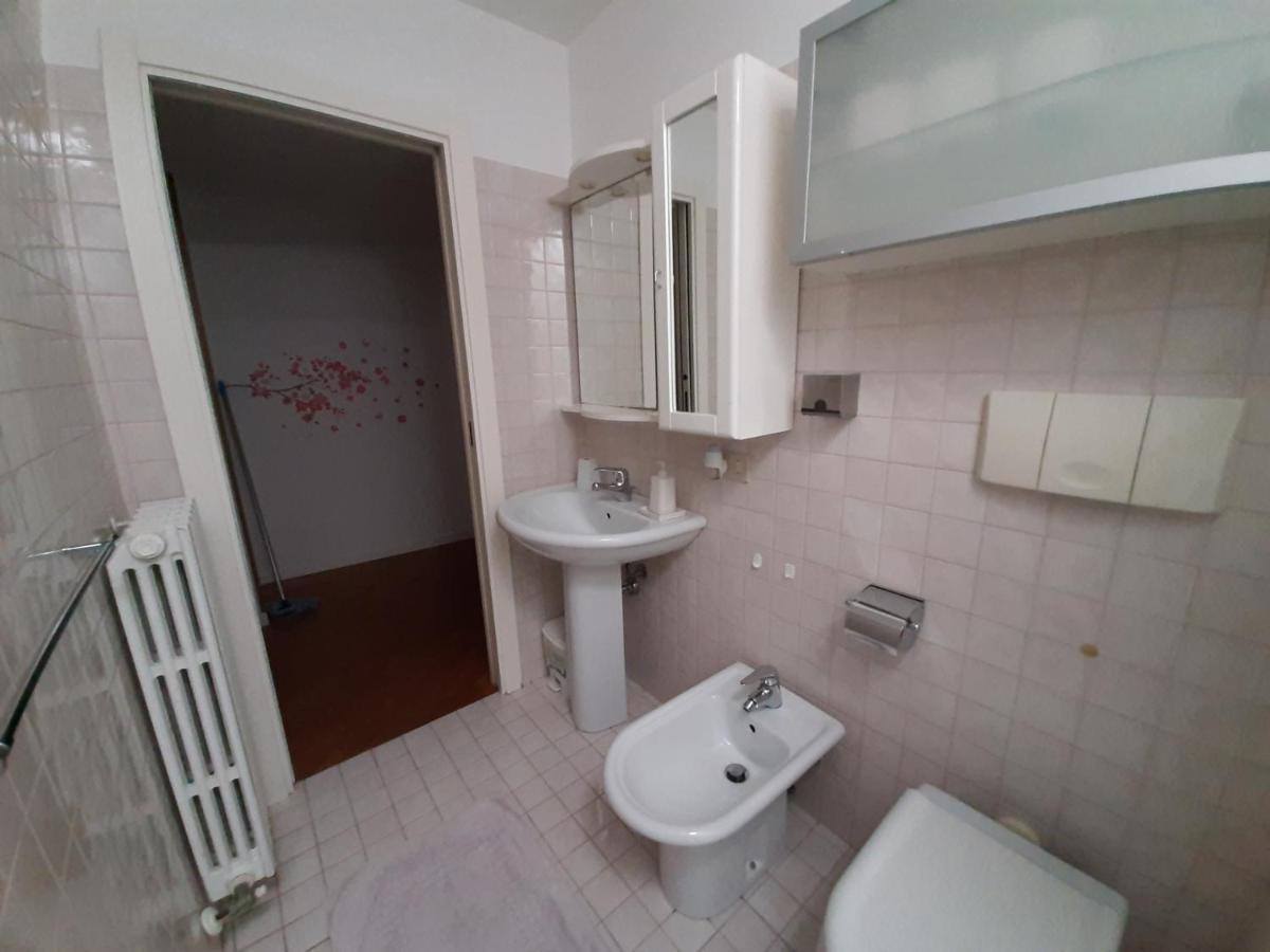 Apartament Casa Cavour Pesaro Zewnętrze zdjęcie
